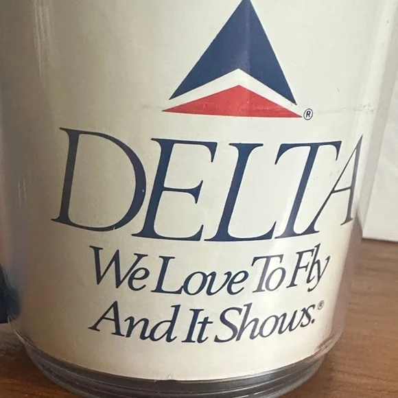 Delta Airlines insulated Mug - Picture 2 of 4